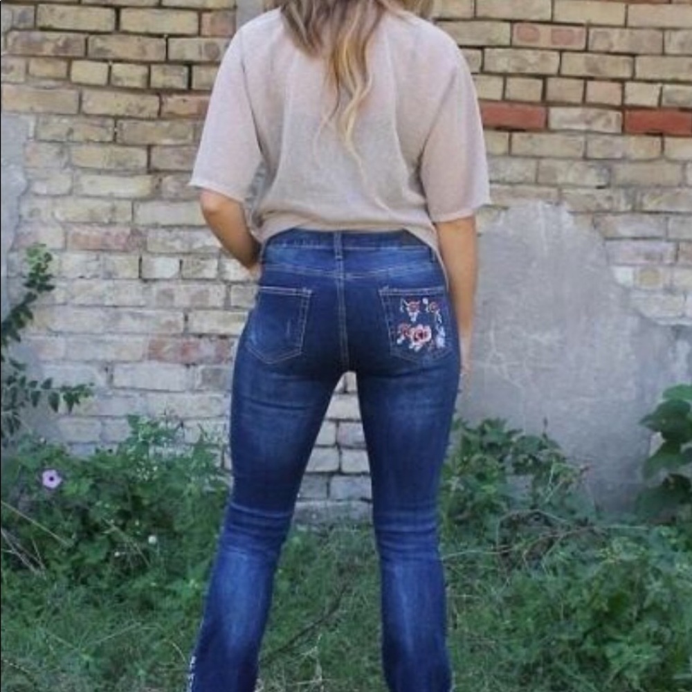 NWT Last 1! Plus Embroidered Bootcut Jeans - Picture 7 of 8